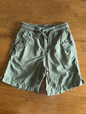 Gap olive green shorts S 6-7